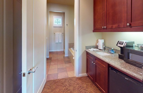 La Quinta Apartment | LV034 Cozy Upstairs Legacy Villas Studio
