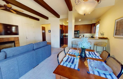 La Quinta Apartment | LV217 Superb 2 Bedroom Overlooking the Lap Pool