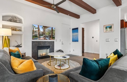 La Quinta Apartment | LV219 Delightful Upstairs 2 Bedroom Legacy Villa