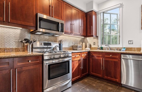 La Quinta Apartment | LV219 Delightful Upstairs 2 Bedroom Legacy Villa