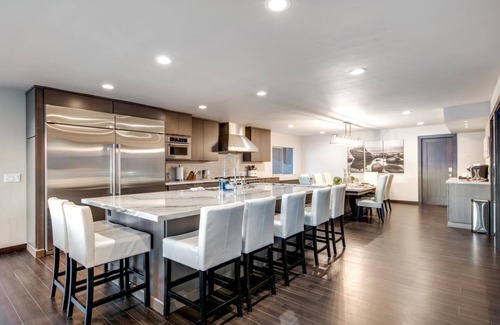 Skyland House | Lx 96 Tahoe lakefront Home of the Stars
