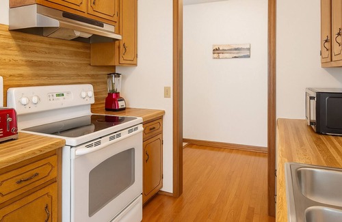 Pelham Cabin | Lydia's Lodge in Pelham