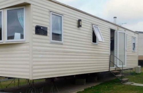 Weymouth Cabin | Lynch Lane Lodge - Relax in Weymouth
