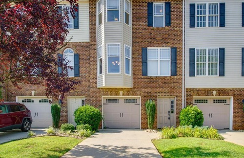 Lynchburg House | Lynchburg Rental with Deck Near Downtown!