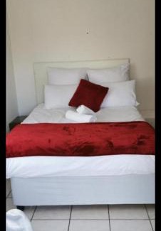 Ethekwini House | Lytton guest house
