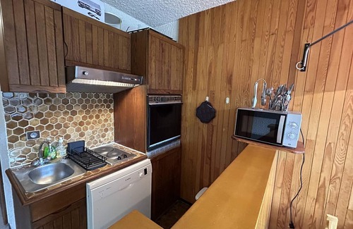 Meribel-Mottaret Apartment | Méribel Mottaret studio, ski and balcony, family-friendly