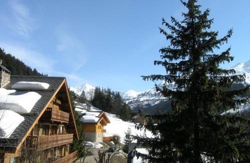 Meribel Centre Apartment | Méribel Studio 4 pers - Piscine, Ski aux pieds, Centre, Balcon Sud - FR-1-180-18