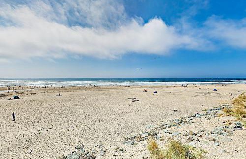 Rockaway Beach Apartment | M & M Beach Nest