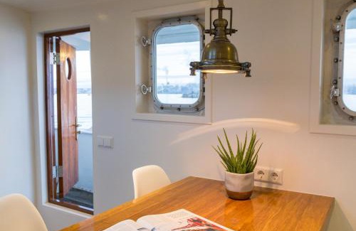 Eastern Docklands Boat Rental | M/S Svalbard B&B