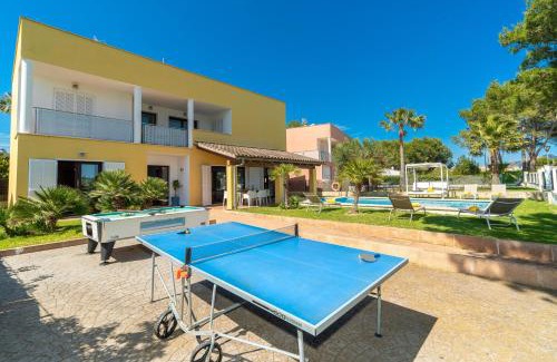 Alcudia Ski Chalet | M353 Ibiza by Mallorca Villa Selection