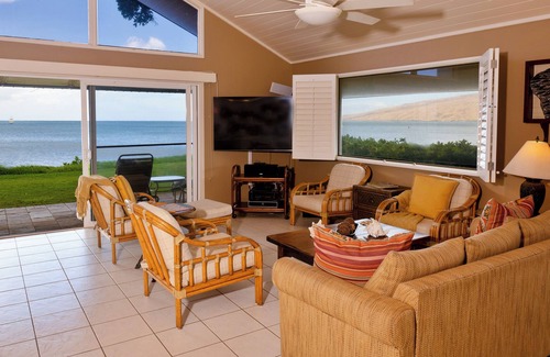 Kihei Condo | Ma'alaea Surf Unit D1 2 BR Beachfront Condo, Ground Floor, Wifi, Kitchen, AC