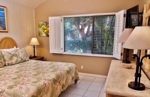 Kihei Condo | Ma'alaea Surf Unit D1 2 BR Beachfront Condo, Ground Floor, Wifi, Kitchen, AC