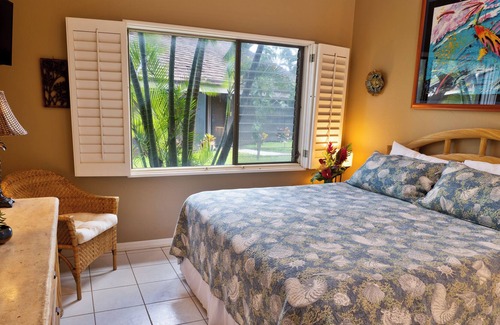 Kihei Condo | Ma'alaea Surf Unit D1 2 BR Beachfront Condo, Ground Floor, Wifi, Kitchen, AC