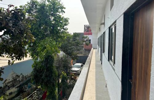 Vrindavan Hotel | Maa Gayatri Dham