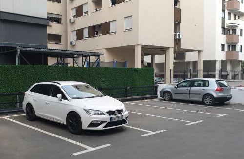 Medijana Apartment | Mac Aviator City Center Two Double Bed Apartment