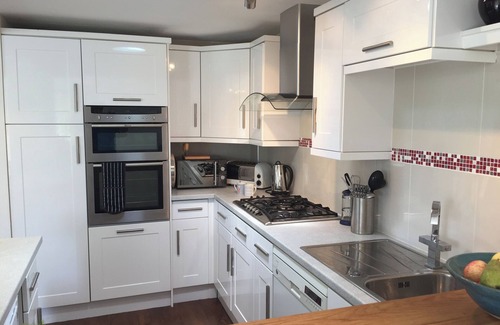 Kingsbridge Cottage | MACELEY, pet friendly, with a garden in Kingsbridge