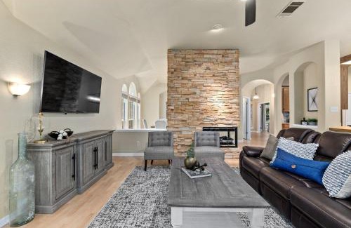 McNeil House | Machete Place