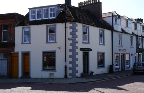 Kirkcudbright Cottage | Mackenzie House - a house that sleeps 6 guests in 3 bedrooms