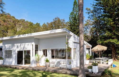 Great Mackerel Beach Cottage | Mackeral Beach Cottage + Cabin by TCC
