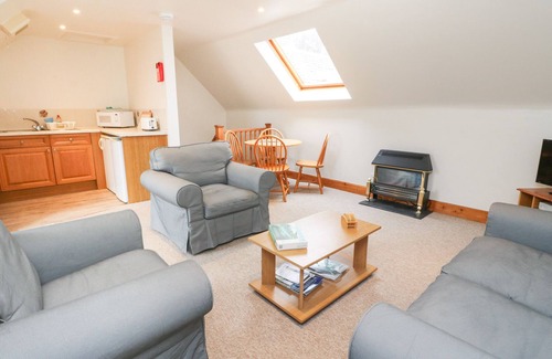 Killichonan Cottage | MACKINTOSH, pet friendly in Kinloch Rannoch