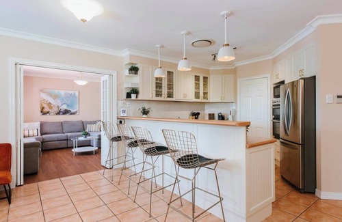 Central Mudgee House | Macquarie Manor Experience Grand Country Living