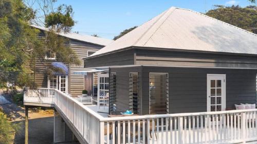 Macmasters Beach House | 'Macs Beach House' by Accom Holidays