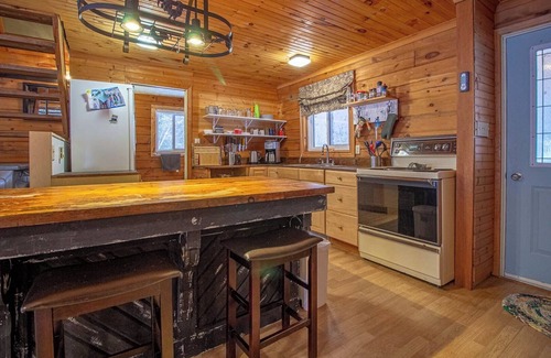 Greater Madawaska Cottage | Madawaska River Escape