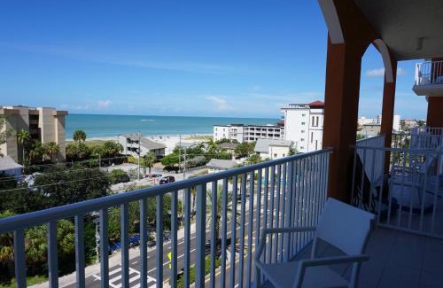 Madeira Beach House | Madeira Bay Resort I by Travel Resort Services