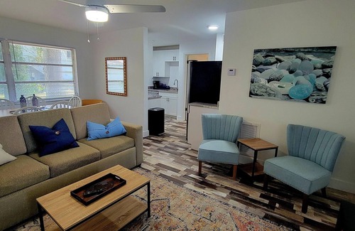 Madeira Beach Villa | Madeira Beach Villas #8 Luxury 2br/2ban4 min to the white sands of Madeira Beach