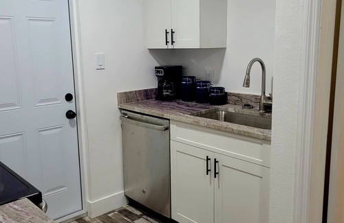 Madeira Beach Villa | Madeira Beach Villas #8 Luxury 2br/2ban4 min to the white sands of Madeira Beach