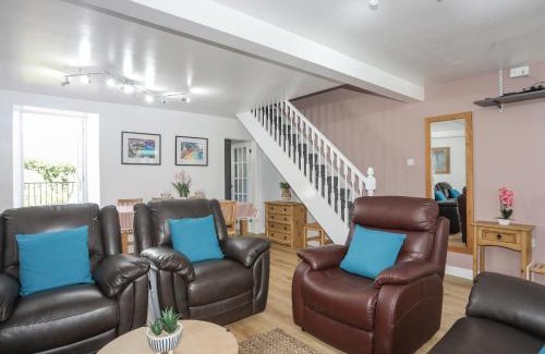 Nefyn House | Maes Y Ffynnon