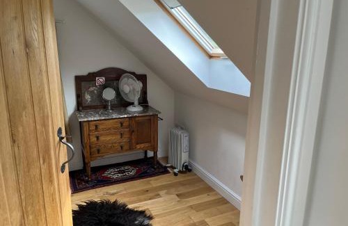 Pont-ar-gothi House | Maes Y Grove Cottage