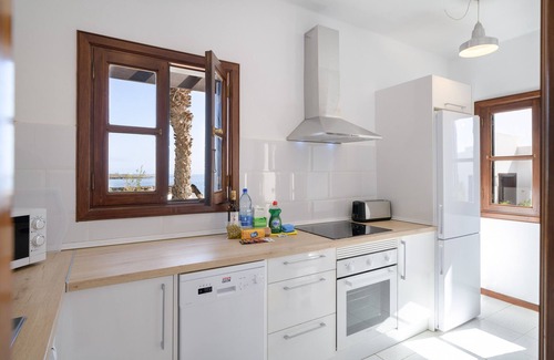 San Bartolome Apartment | Maesa House, spacious and bright