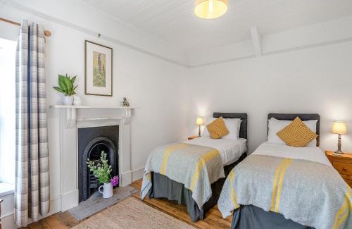 Pentregat House | Maesybryn