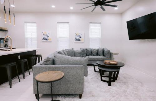 Tulane - Gravier Apartment | Magic canal