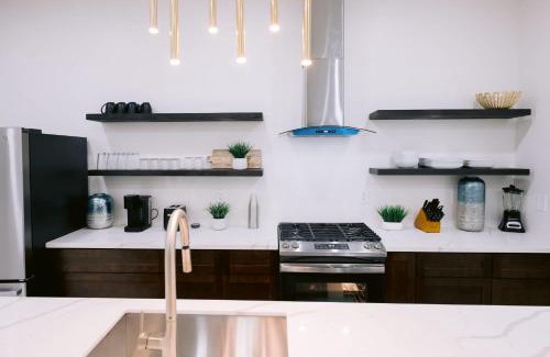 Tulane - Gravier Apartment | Magic canal