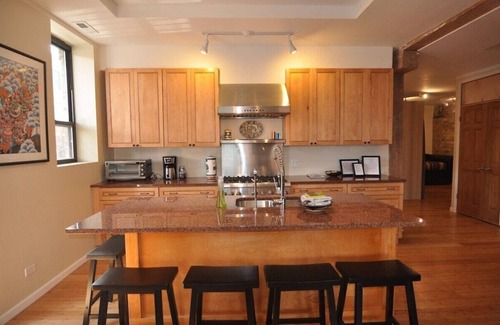 River North Apartment | Magic Factory Loft 2East 4 Bd/3 Ba Families Groups