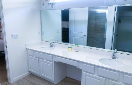 Kissimmee House | Magic Kingdom Villa - Private Master Bedrooms
