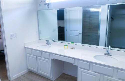 Kissimmee House | Magic Kingdom Villa - Private Master Bedrooms