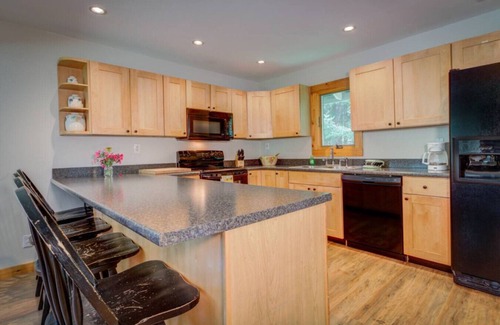 Londonderry House | Magic Mountain Retreat