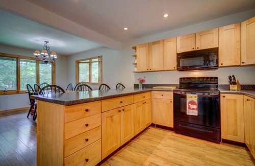 Londonderry House | Magic Mountain Retreat