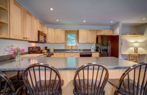 Londonderry House | Magic Mountain Retreat
