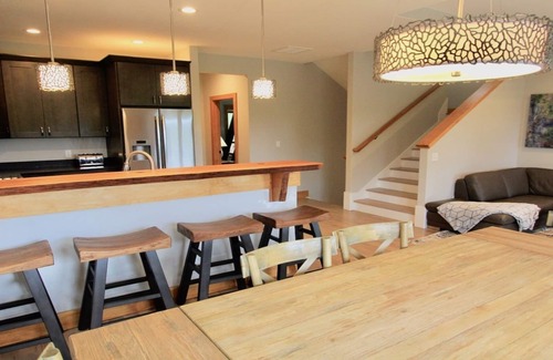 Asheville House | Magic mountain - west Asheville chalet with spectacular views
