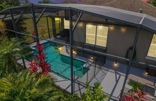 Villa Sorrento House | Magical 4Br/3ba gated home w/Pool & Spa near Tower Lake, Disney World, and Golf