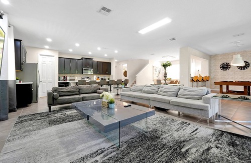 Florida Central Atlantic Coast House | Magical 5 star Home w/pool, Gaming & Theatre