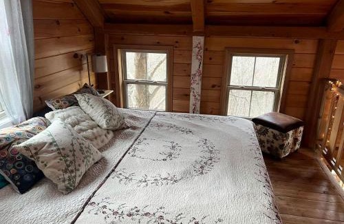 Stonewall House | Magical Family Tree House in Secluded Woodland near Germantown, Kentucky