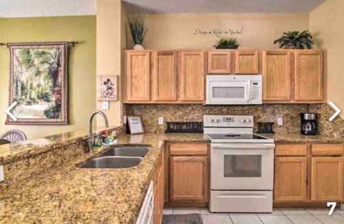 West Kissimmee Apartment | Magical Jungle Getaway with Pool 3mi to Disney