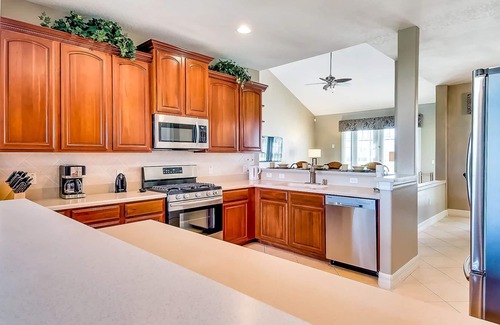 West Kissimmee House | Magical Lakeview (4 Master Suites) Pool Hot Tub BBQ Home Theater 2 Miles Disney