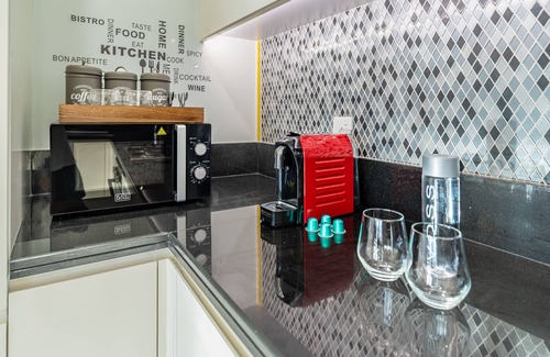 Dubai Apartment | Magical One Bedroom Apartment With Rooftop Pool & Burj Khalifa View Sleeps 4.
