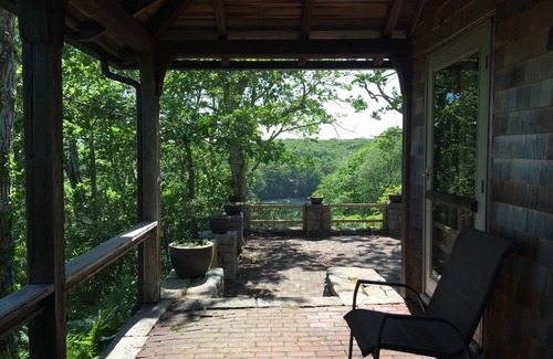 South Kingstown Cottage | Magical secluded cottage overlooking a Kettle Pond just two miles from the Beach